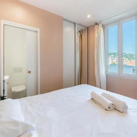 Appartamento Close To Train Station&palace, Quiet