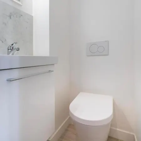 Close To Train Station And Palace, Quiet Apartament Cannes